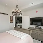 Downtown Luxury Condo At The Southern Belle